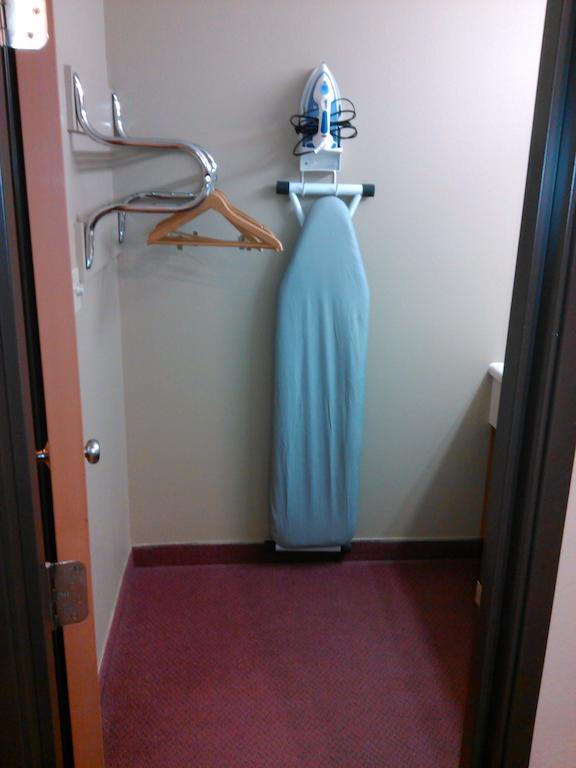 Super 8 By Wyndham Chanute Room photo