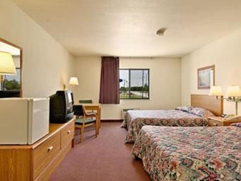 Super 8 By Wyndham Chanute Exterior photo